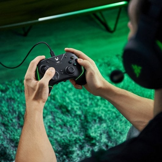Razer Wolverine V2 Chroma Gamepad para Xbox X/S/One/PC Negro
