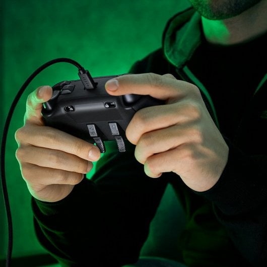 Razer Wolverine V2 Chroma Gamepad para Xbox X/S/One/PC Negro