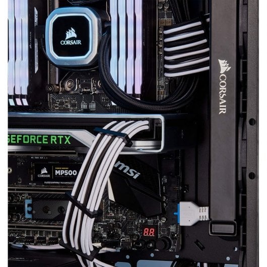 Câble SATA blindé Corsair Premium 6 Gbps 30cm Blanc