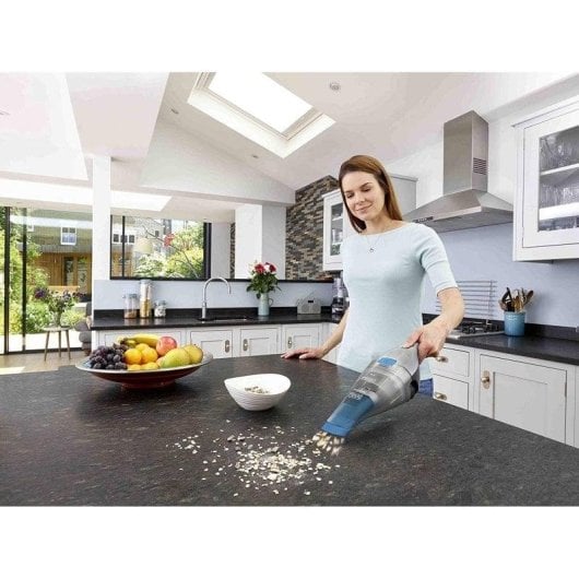 Aspirador de Mão Black & Decker NVC215WA-QW 15AW 10min Depósito 0,385L