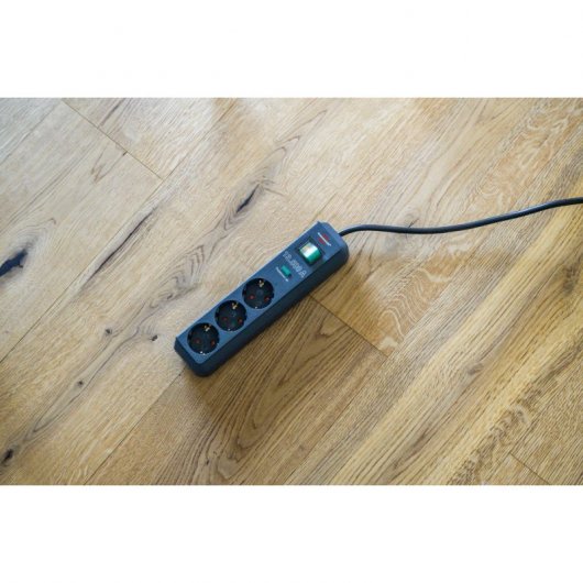 Brennenstuhl 1158820315 prolunghe e multiple 1,5 m 3 presa(e) AC Nero, Verde