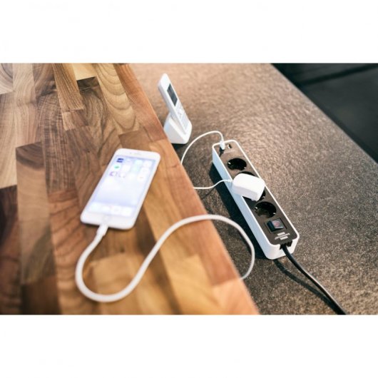 Ciabatta Brennenstuhl Ecolor con 4 prese di corrente e funzione di ricarica USB 1,5 m Nero