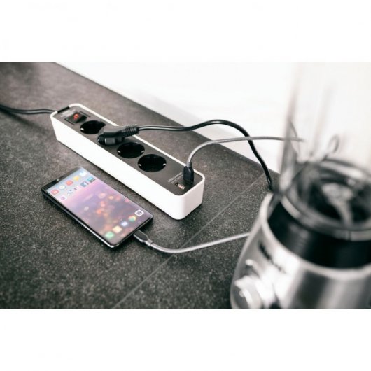 Ciabatta Brennenstuhl Ecolor con 4 prese di corrente e funzione di ricarica USB 1,5 m Bianco