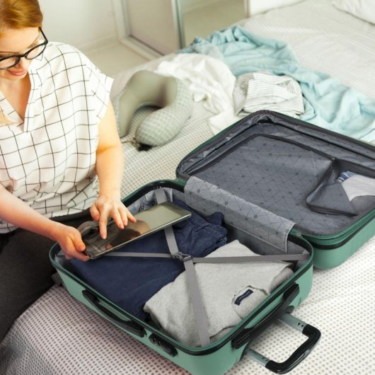 Mala de viagem Itaca Sevron Medium Abs, cor verde menta