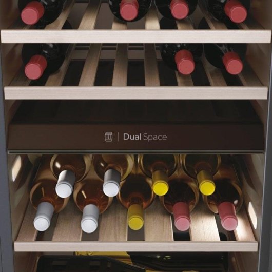 Vinoteca Haier Wine Bank 50 Serie 7 42 Botellas Negro WiFi