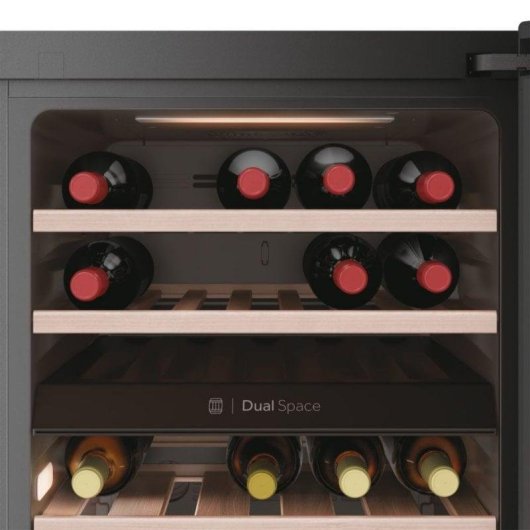 Vinoteca Haier Wine Bank 50 Serie 7 42 Botellas Negro WiFi