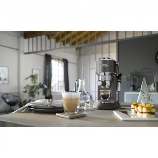 Cafetera Espresso DeLonghi Dedica Style EC 785.GY 1,1L 15 bar con montalatte