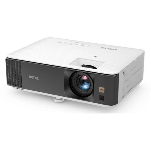 Proiettore-da-gioco-BenQ-TK700-ANSI-DLP-4K-HDR-3200-lumen
