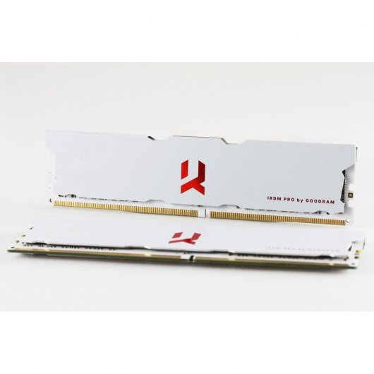 GoodRam IRDM PRO DDR4 Purpurweiß 3600 MHz 8 GB CL18
