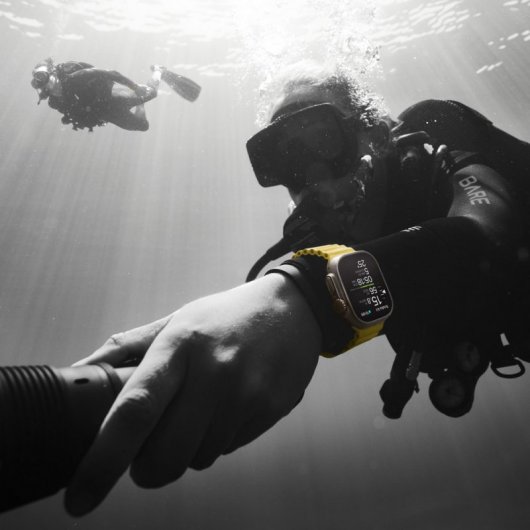 Apple Watch Ultra LTE Titane avec Alpine Loop M Starlight