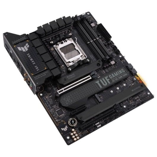 Carte mère ASUS TUF GAMING X670E-PLUS WIFI X670 Socket AM5 DDR5 ATX WiFi 6E PCIe 5.0 RGB