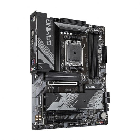 Gigabyte B650 GAMING X