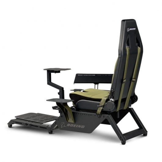 Cockpit militaire du simulateur de vol Boeing Next Level Racing