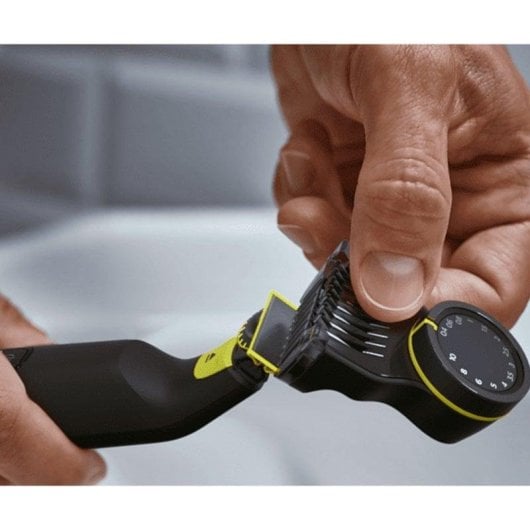 Regolabarba Multifunzione Philips OneBlade Pro 360 QP6541/15 Senza Filo 90min Funzionamento a Umido 14 Regolazioni Lama 360°