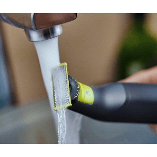 Regolabarba Multifunzione Philips OneBlade Pro 360 QP6541/15 Senza Filo 90min Funzionamento a Umido 14 Regolazioni Lama 360°