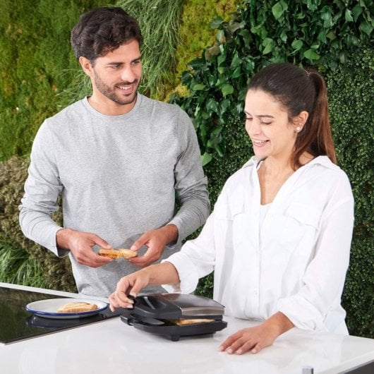 Black & Decker BXSA751E gaufrier et appareil à croque-monsieur 750 W Noir, Métallique