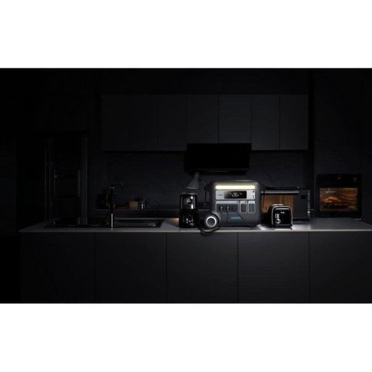 Estación de energía Anker 767 PowerHouse 2048Wh 3 AC 3 USB-C 2 USB-A LiFePO4 Pantalla LCD Recarga solar Ruedas