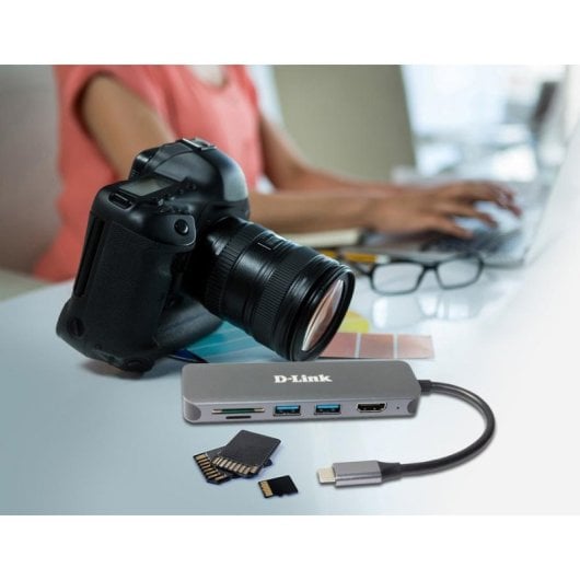 USB-C Hub D-Link DUB-2327 6-in-1 HDMI/SD/PD 60 W Grau