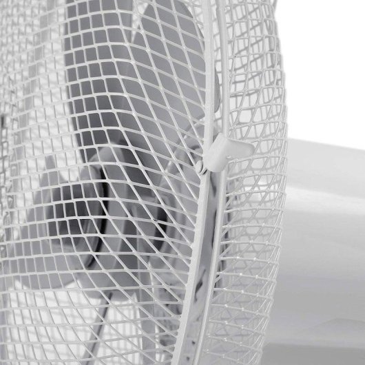 Ventoinha de Pé Jata JVVP3050 50W 43cm 3 Velocidades Cabeça Inclinável Oscilação