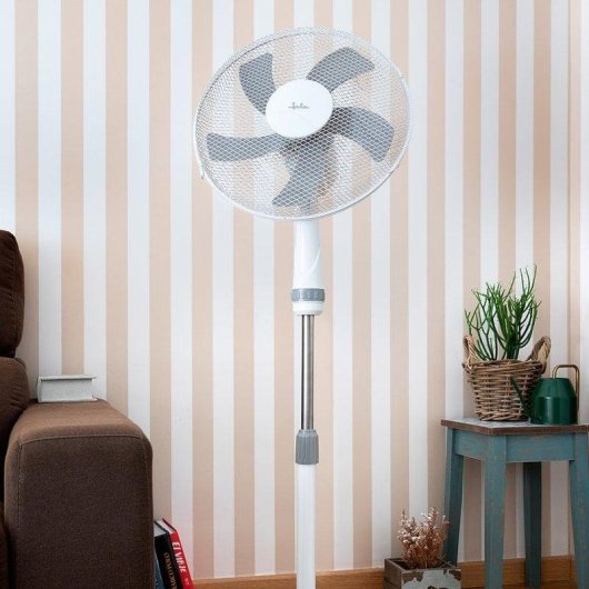 Ventoinha de Pé Jata JVVP3050 50W 43cm 3 Velocidades Cabeça Inclinável Oscilação