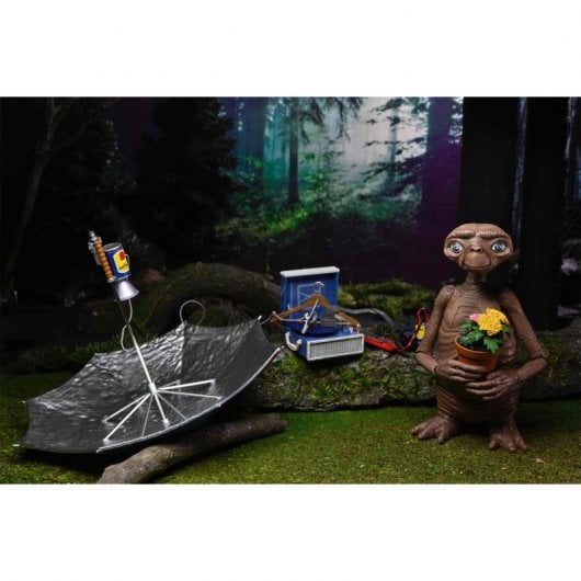 Neca E.T. 40° anniversario Ultimate Deluxe E.T. con figura a LED sul petto 12 cm