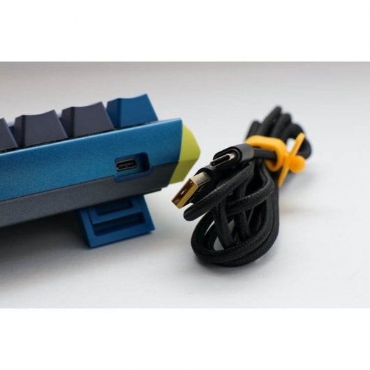 Ducky One 3 Daybreak SF 65% Hot-Swappable MX-Red RGB PBT Teclado Mecânico