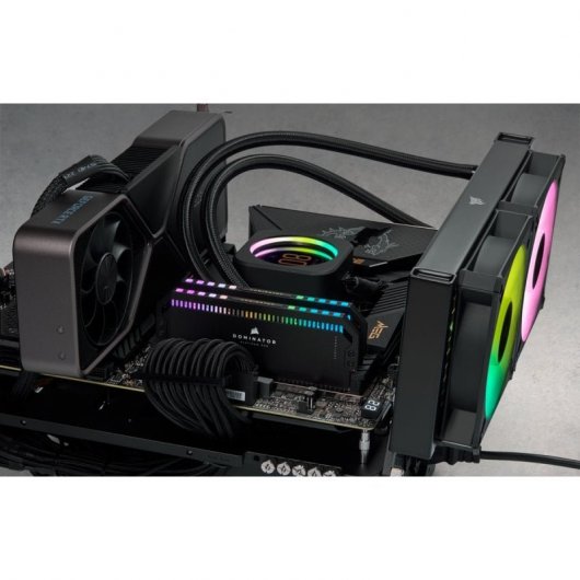 Corsair Dominator Platinum RGB DDR5 6600 MHz 64 GB 2 x 32 GB CL32 Schwarz