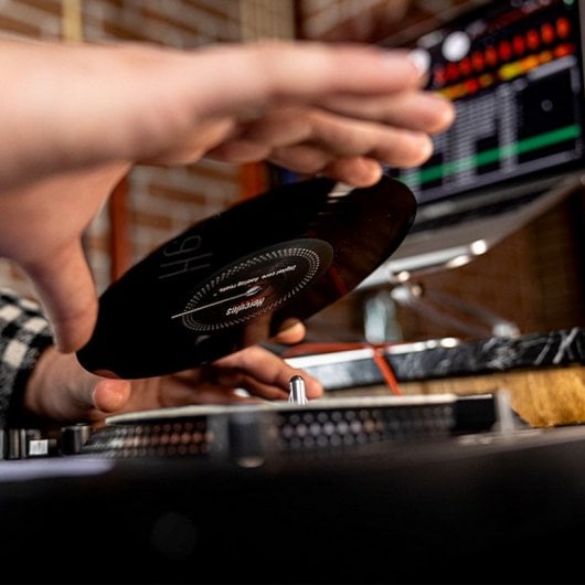 Hercules DJControl Inpulse T7 Controladora DJ