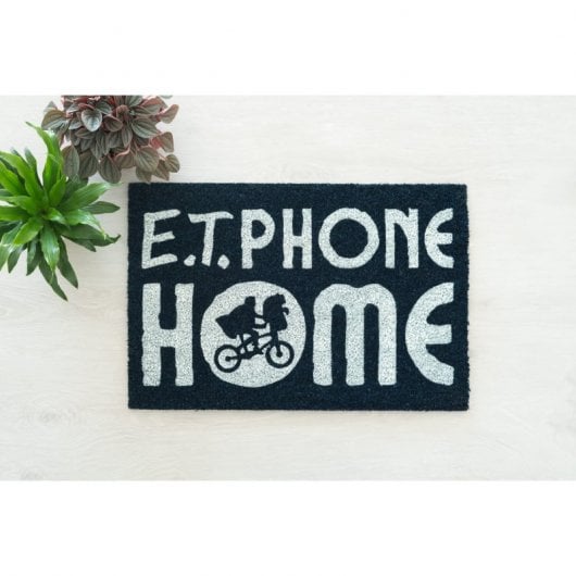 Erik Felpudo E.T. Phone Home