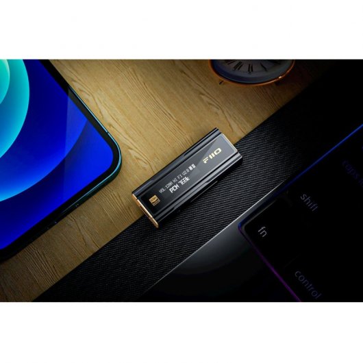 Préamplificateur de ligne équilibré portable FiiO KA5