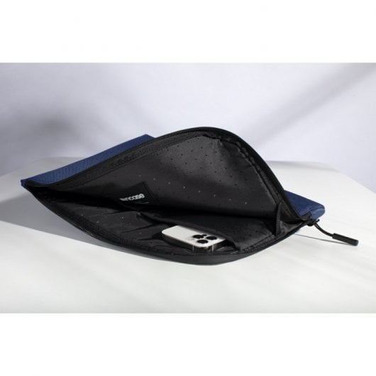 Coque Incase Facet Sleeve en tissu recyclé bleu marine pour MacBook Pro 14 (2021)