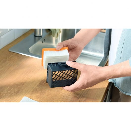 Bosch Serie 4 BGL38BA2H Aspiradora con Bolsa 600W Negra