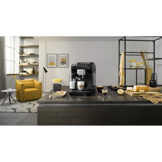 Cafetière superautomatique DeLonghi Magnifica Evo 1,8 L 15 Bars avec réservoir à lait