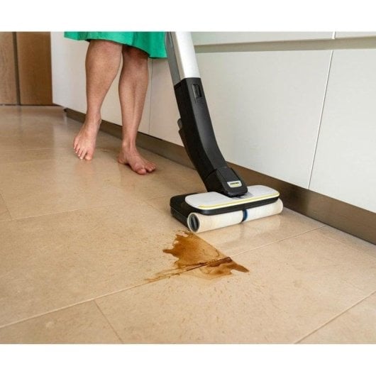 Wischsauger Staubsauger Kärcher FC 4-4 2x4V Akkulaufzeit 30min Trocken- und Nassreinigung 0,4L Zubehör