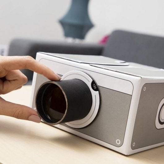 InnovaGoods Lumitor Proyector Vintage para Smartphone