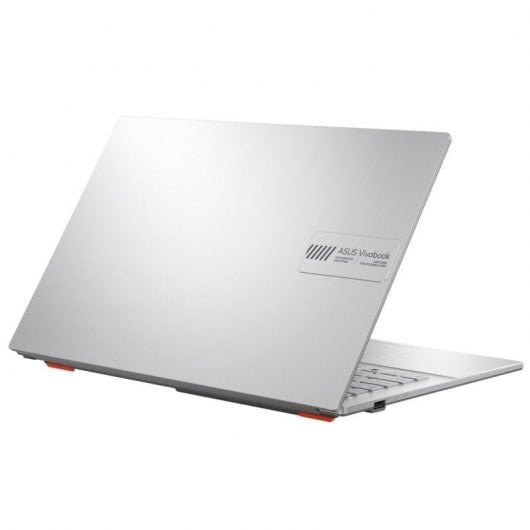 ASUS Vivobook Go E1504FA-NJ158W 7520U Computer portatile 39,6 cm (15.6") Full HD AMD Ryzen™ 5 8 GB LPDDR5-SDRAM 512 GB SSD Wi-Fi 6E (802.11ax) Windows 11 Home Argento