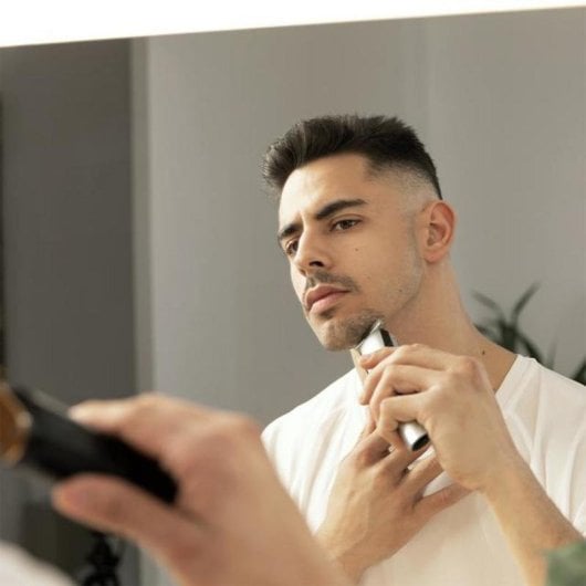 Cortadora de pelo Cecotec Bamba PrecisionCare 5 en 1 Titanio 60 min Pantalla Digital