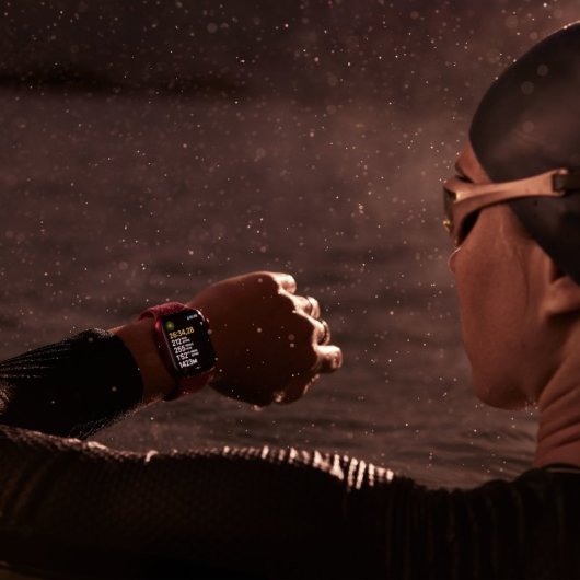 Apple Watch Series 9 GPS + Cellular 45mm Oro Caja de Acero Inoxidable con Correa Deportiva Arcilla M/L