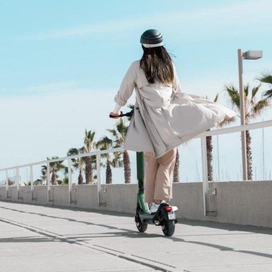 Patinete elétrico Cecotec Bongo Serie X65 Connected 500W Autonomia 65km Rodas 10" Travão triplo Verde