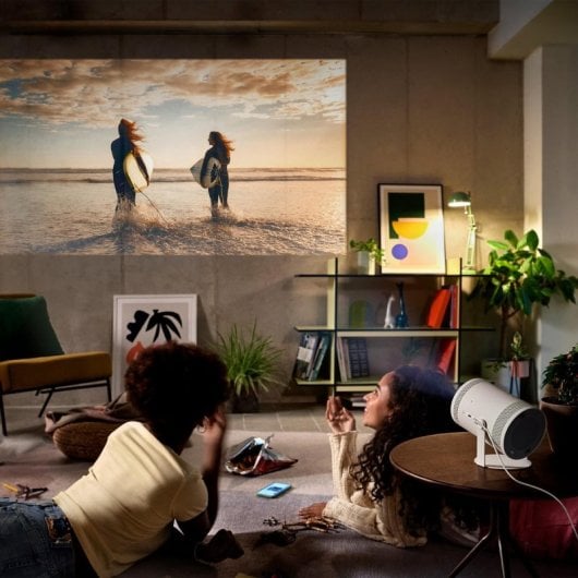 Projetor Samsung The Freestyle 2nd Gen FullHD 550 Lúmenes 100" LED DLP Smart TV Portátil