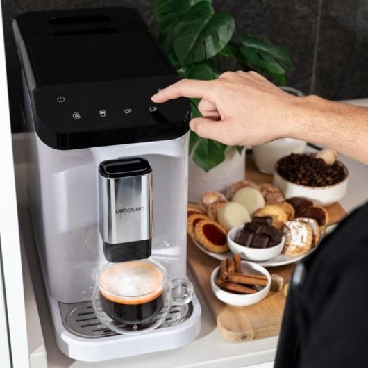 Cecotec Cremmaet Macchia White Caffettiera Espresso Superautomatica con Macinacaffè 19 Barre Bianca