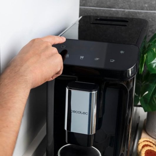 Cecotec Cremmaet Macchia Black Superautomatische Espressomaschine mit Mahlwerk, 19 Riegel, Schwarz
