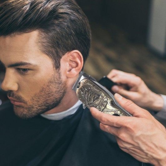 Máquina de Cortar Cabelo Klack Vintage Sem Fios 180min 4 Pentes LED Profissional