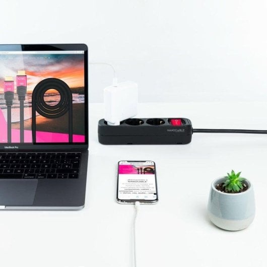 Multiprise Nanocable 10.38.0003-BK 3 Prises Interrupteur Protection enfant 1,4 m Noir