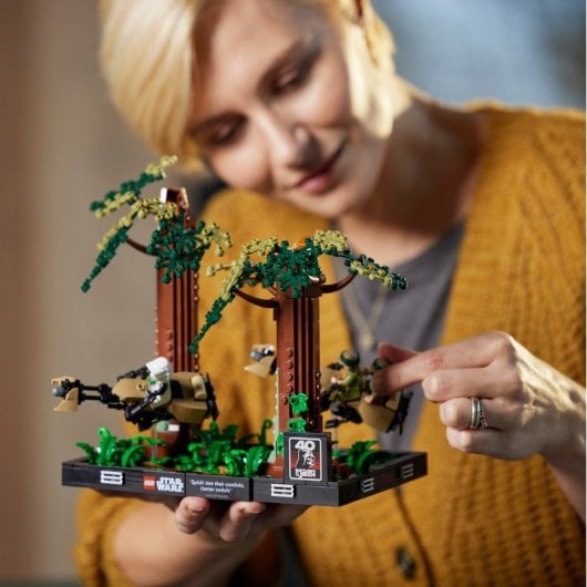 Lego Star Wars Diorama: Speeder-Duell auf Endor