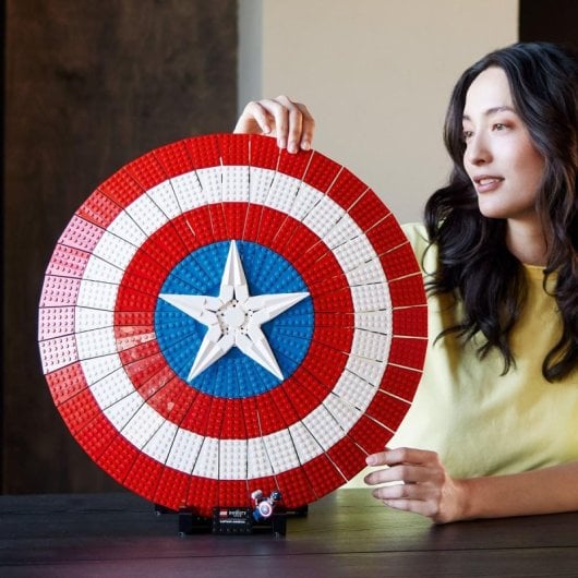 Kit de construcción LEGO® Marvel 76262 Escudo del Capitán América (3128 piezas)
