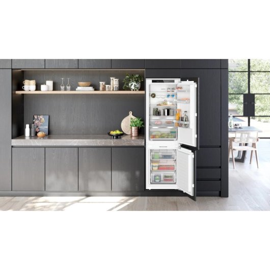 Siemens iQ500 KI86NADD0 Frigorífico Combinado Integrável D
