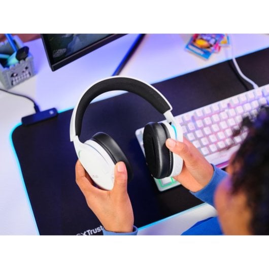 Trust GXT 491W FAYZO Auriculares Gaming Inalámbricos USB-C Blancos