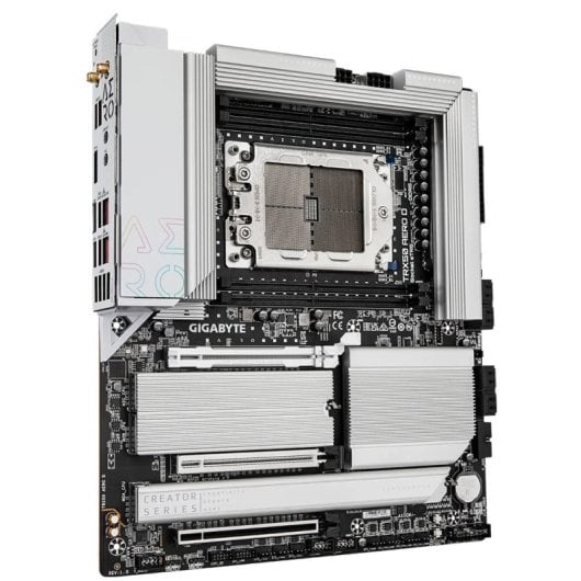 Gigabyte TRX50 AERO D scheda madre AMD TRX50 Socket sTR5 ATX esteso