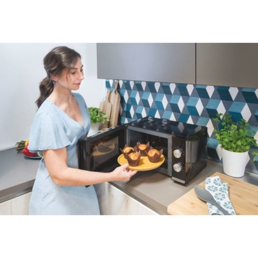 Candy Moderna CMW20TNMB Micro-ondas 20L 700W Preto